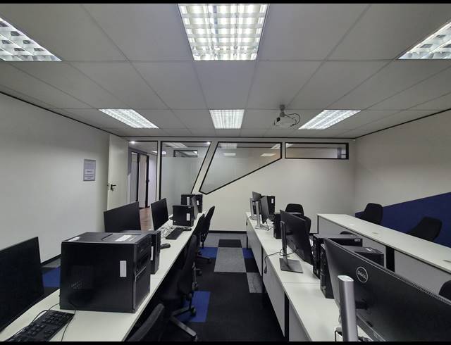 609M² OFFICE TO LET IN HALFWAY GARDENS